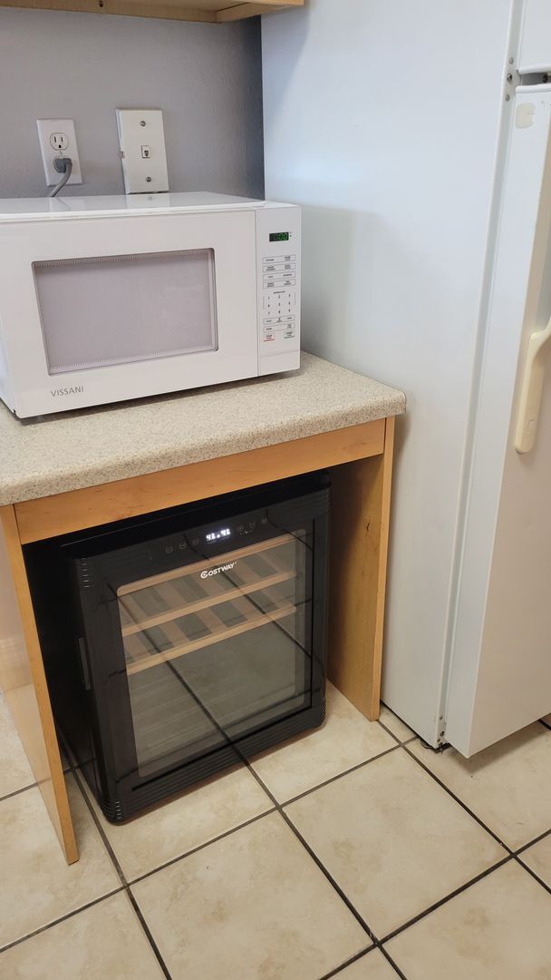 Foto del edificio - Seasonal/short term only 2/2 ground floor condo downtown Sarasota at Villagio!