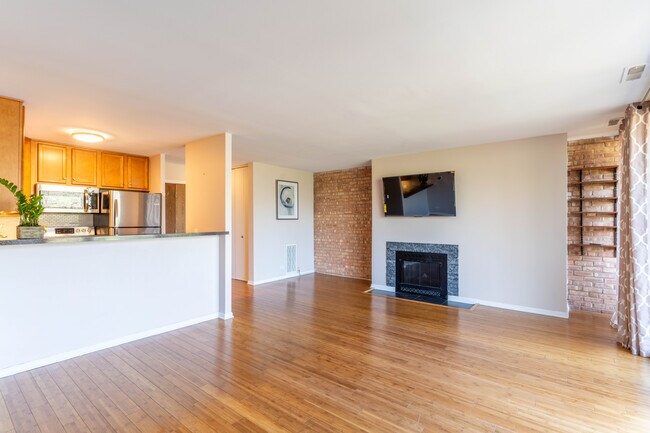 Foto del edificio - 5950 Oakwood Dr