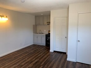 Building Photo - 3855 Stobbs Way
