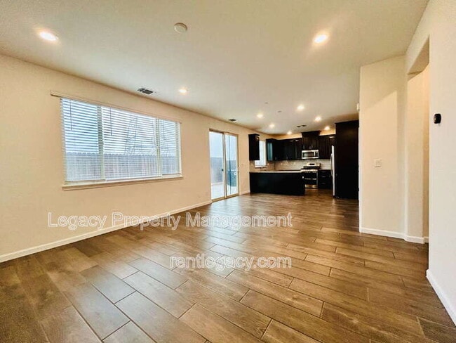 Building Photo - 3879 Ivan Way