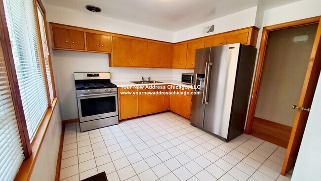 Foto del edificio - 705 Oakton St