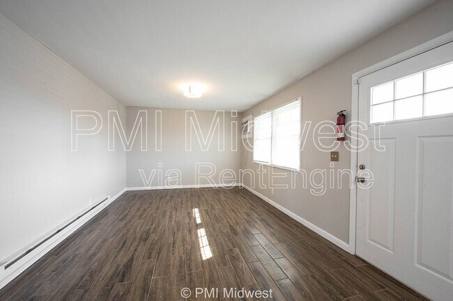 Foto del edificio - 140 Maple Park Dr