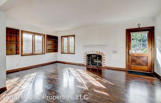 Foto del edificio - 3 br, 3 bath House - 2524 Montavista Place...