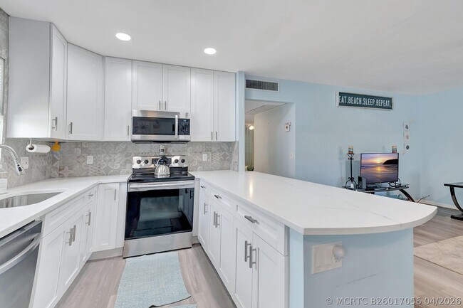 Building Photo - 89 Flanders Dr