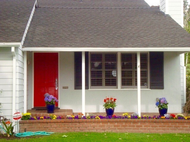 front door/front porch - 4961 Stern Ave