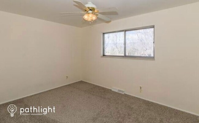 Building Photo - 1524 Conway Dr