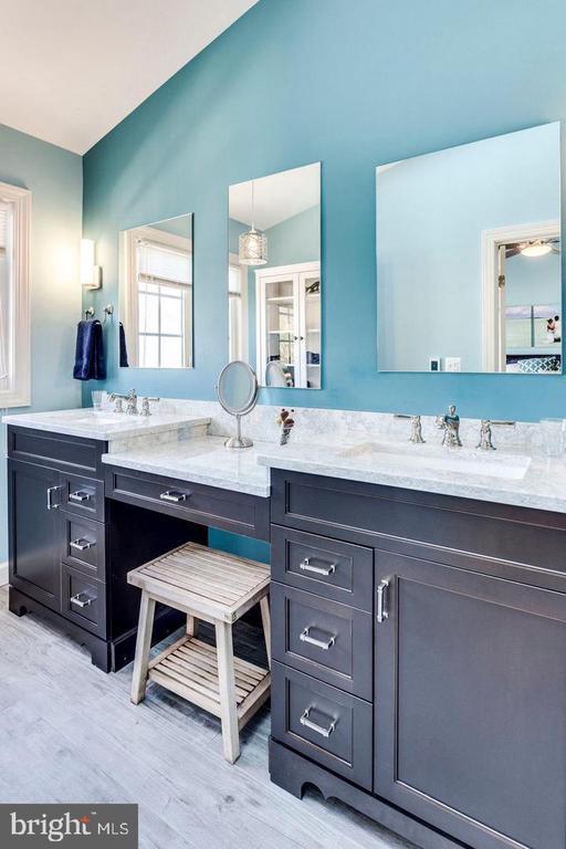 Foto del edificio - 901 Harrison Cir