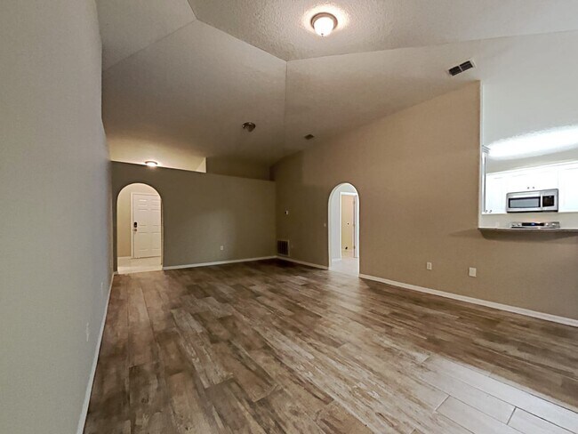 Foto del edificio - 4716 Four Lakes Dr
