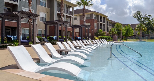 Building Photo - West M Apartment Homes