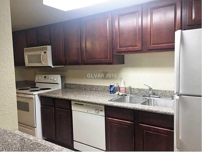 Building Photo - 5229 Indian River Dr