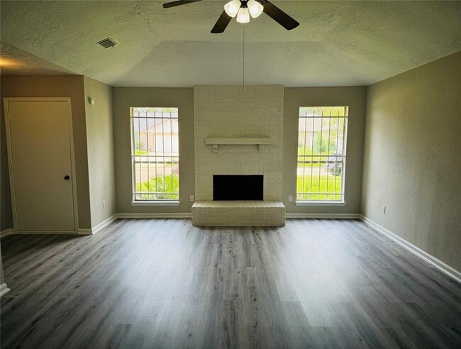 Foto del edificio - 15603 Raven Trail