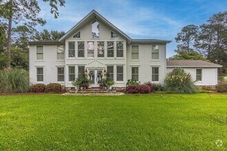 Building Photo - 132 Cherry Hills Dr