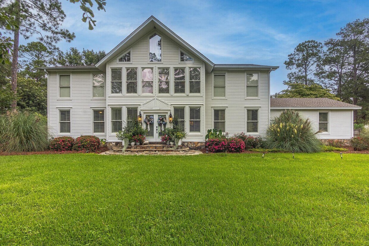 Foto principal - 132 Cherry Hills Dr