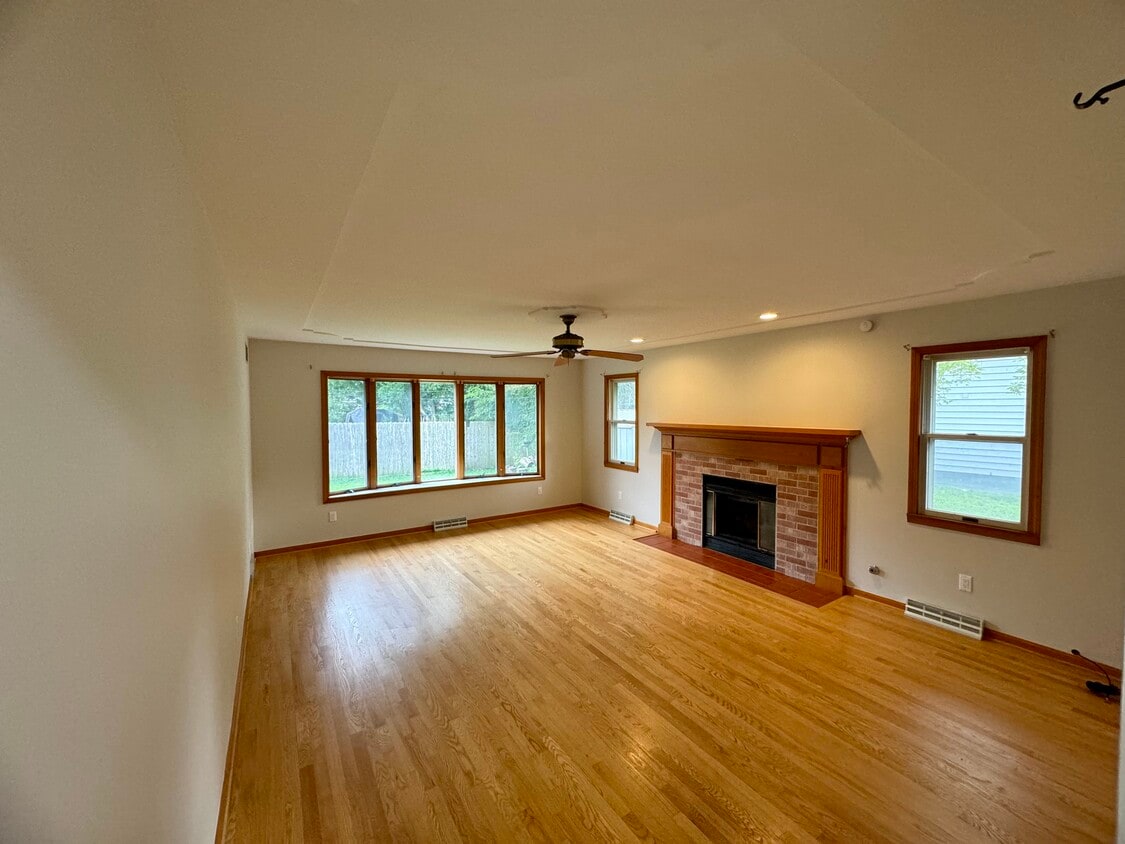 16530 S McAllister Rd, Plainfield, IL 60586 House Rental in