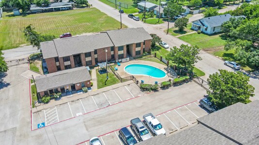 Building Photo - 3240 Bonnie Dr
