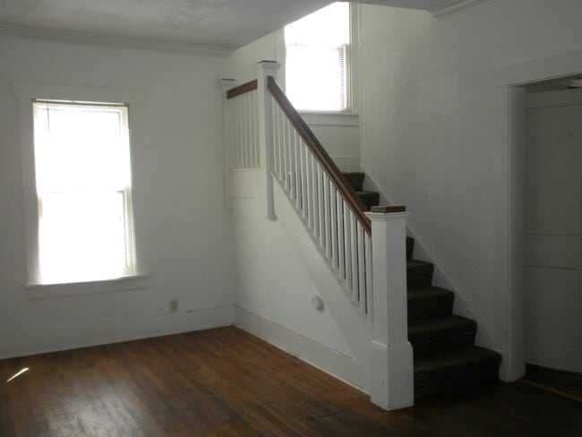 Building Photo - East Campus- 3 Bedroom Home
