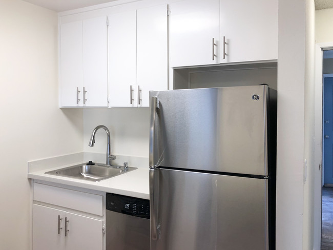 Stainless Steel Appliances - Newport Apartments