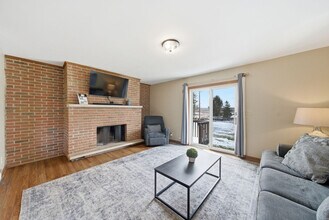 Building Photo - 1201-1203 Johnston Drive-SI ID1497747P