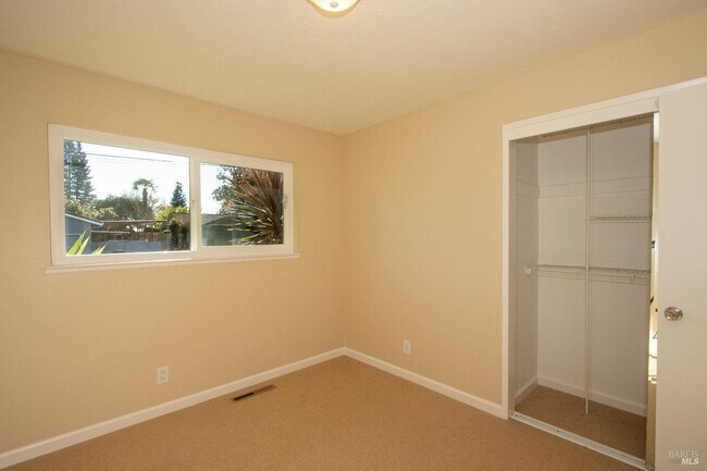 Building Photo - 4967 Hansen Dr
