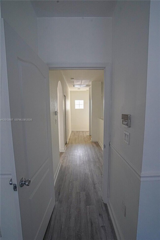 Foto del edificio - Southwest 154th Path, Miami, FL 33185 - 5 BR 3 BA single-family home