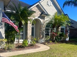 Building Photo - 807 E Red House Branch Rd