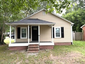 Building Photo - 226 Lancaster Ave