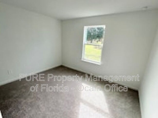 Building Photo - 3583 NE 32nd Ct