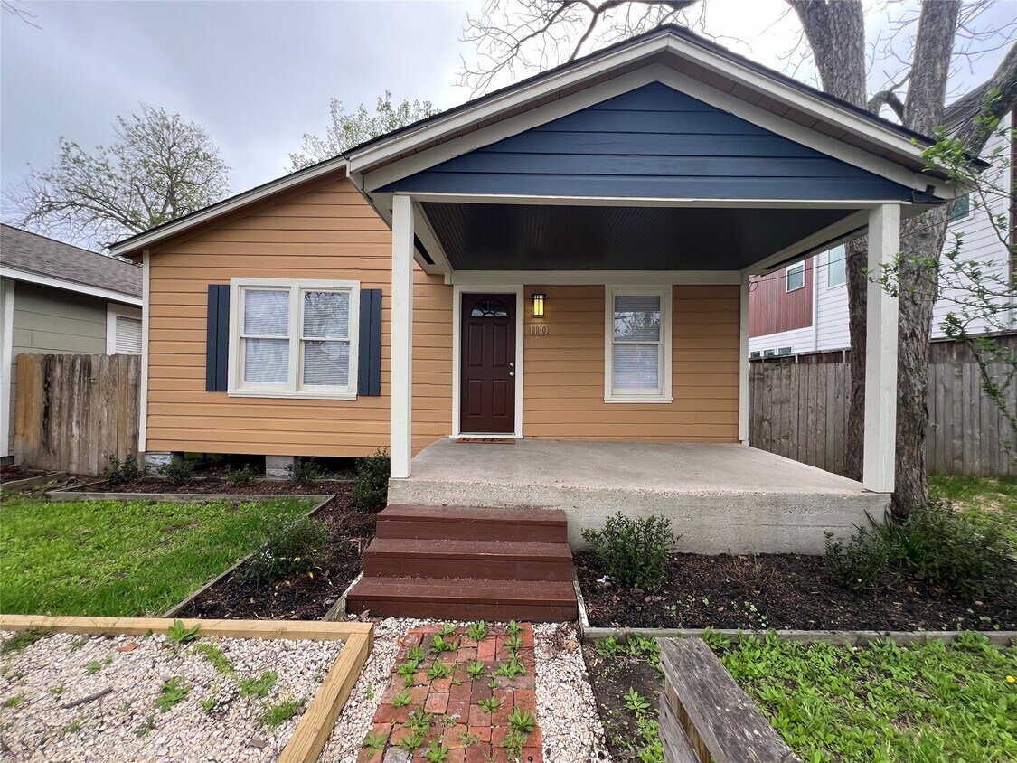 Foto principal - 1110 E 27th St