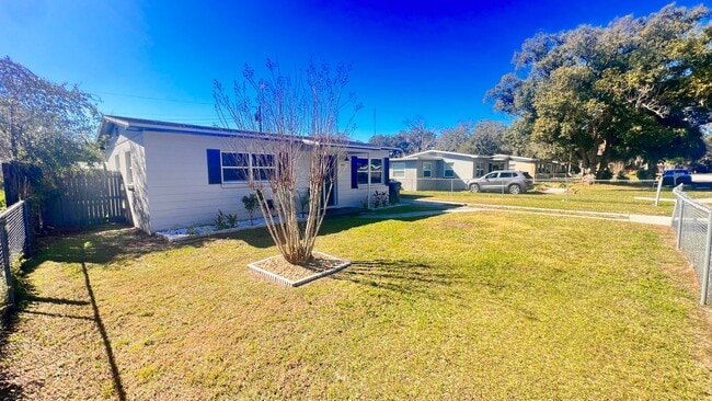 Building Photo - Cozy 3 Bedroom/2 Bath Home in Lakeland! LA...
