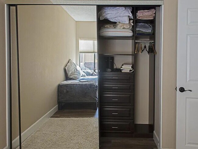 Foto del edificio - "Chic & Cozy 2BR/2BA Retreat in Santa Clara – Perfect for Modern Living!"