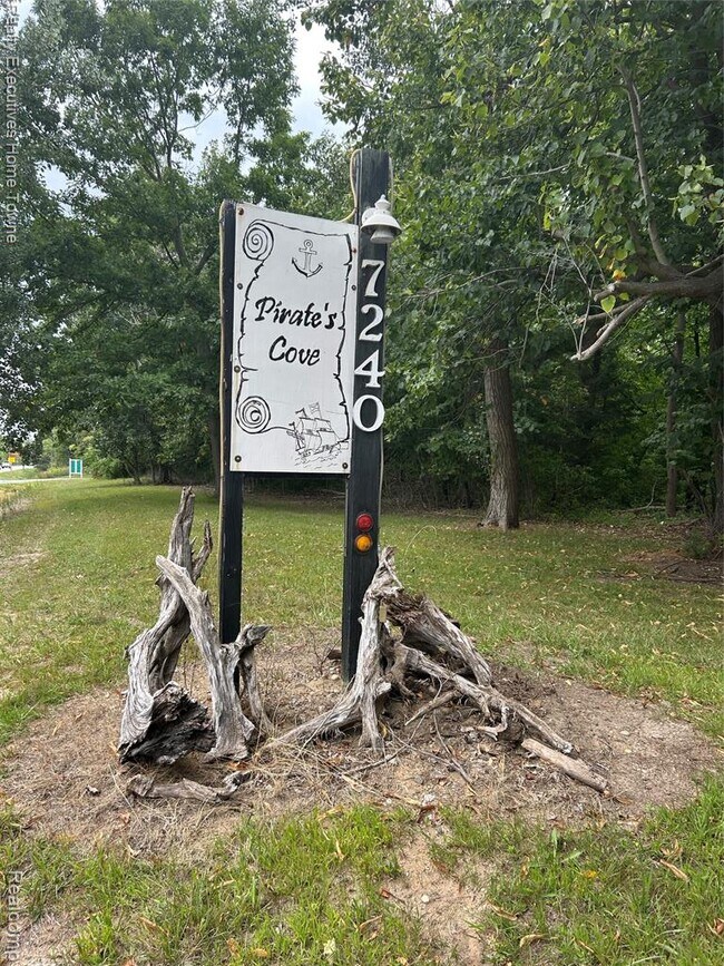 Foto del edificio - 7226 Lakeshore Rd