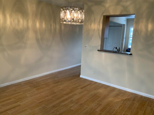 Building Photo - 2054 Hythe A