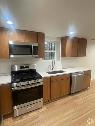 Building Photo - 2841 N Avers Ave