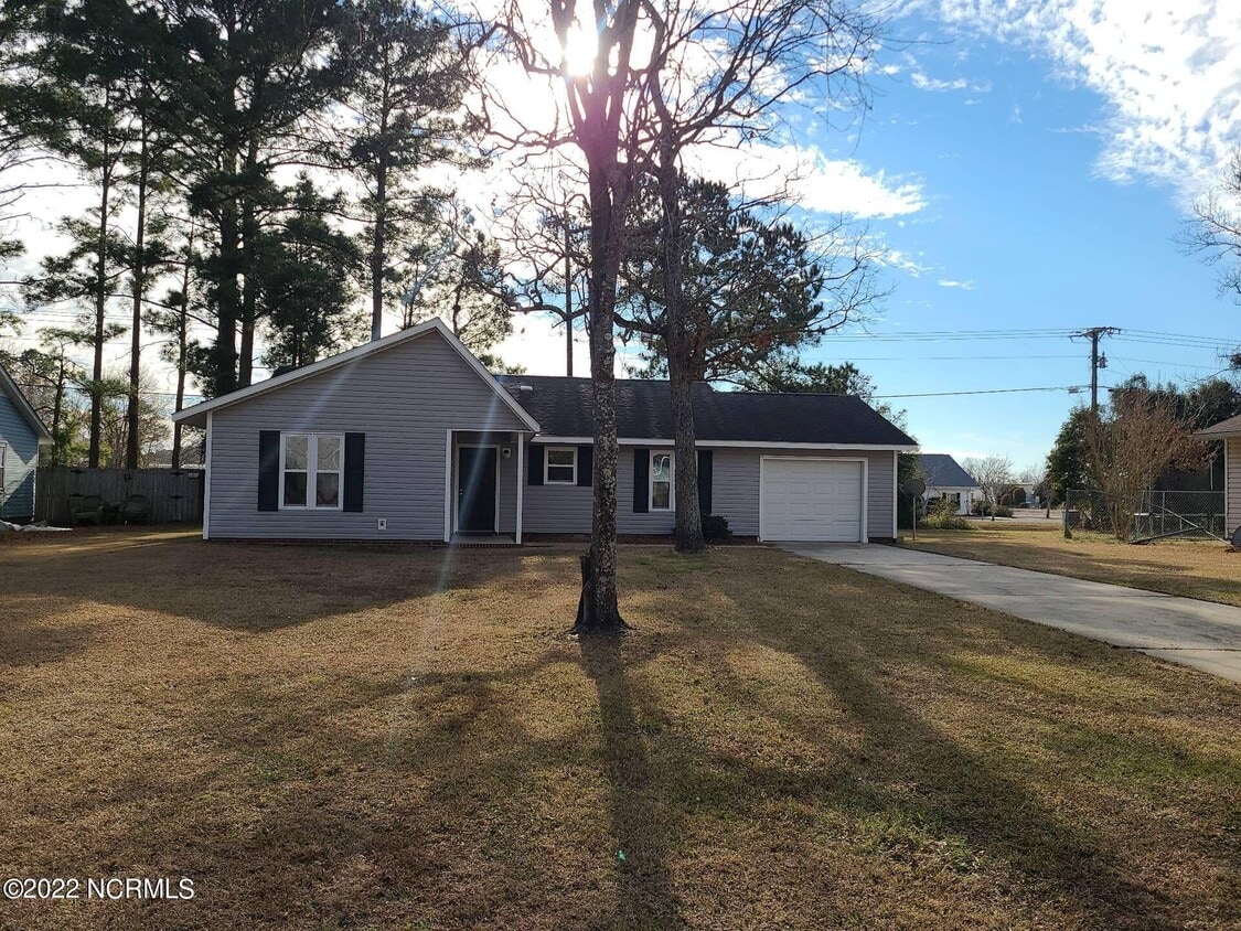 204 Warren Ct, Jacksonville, NC 28546 House Rental in Jacksonville, NC