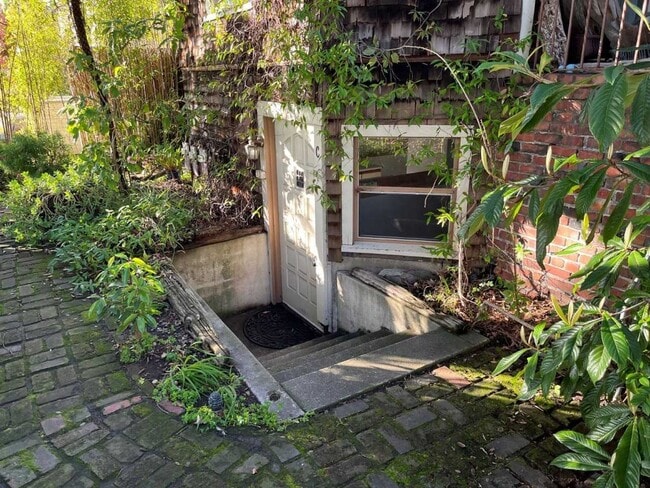 Photo - 1911 Buena Vista Ave Apartment