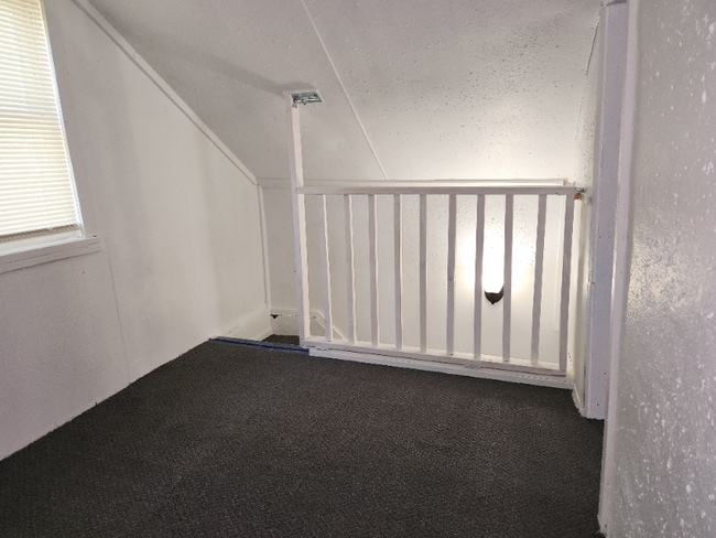 Building Photo - 714 8th St NE