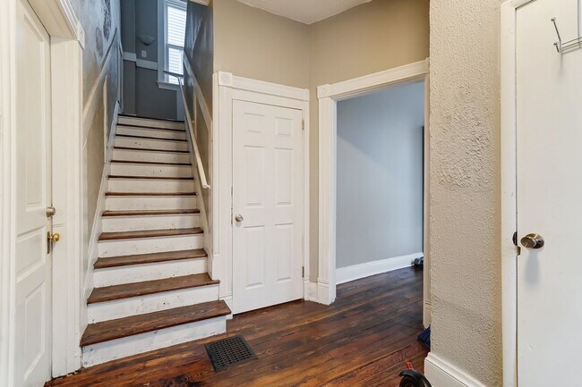 Building Photo - Large Clifton House For 2026-2027!