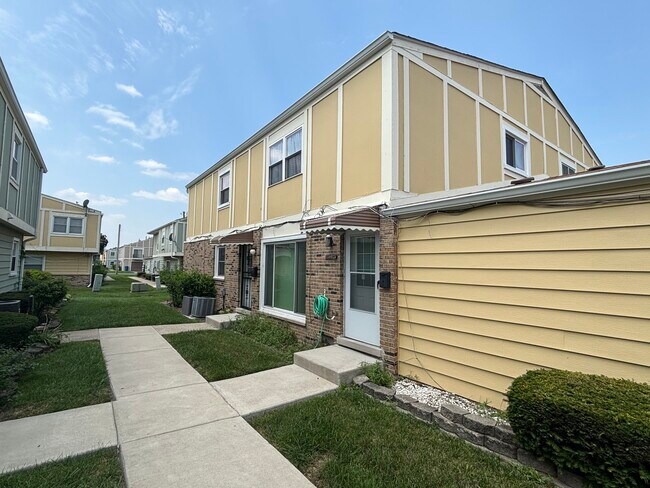 Foto del edificio - 20124 Oak Ln