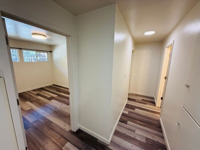 Foto del edificio - 2 bed 1 bath apartment for rent in South Lake Tahoe