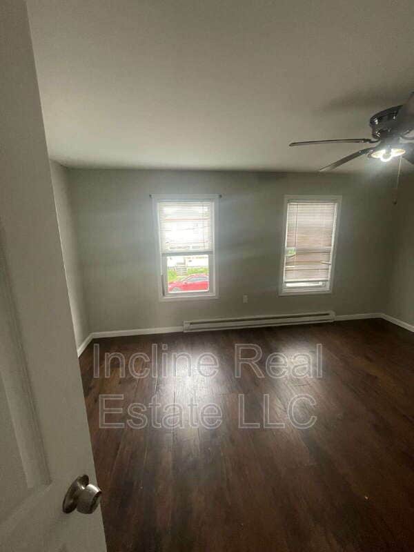 Building Photo - 124 13th St
