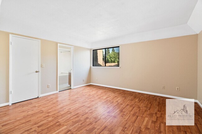 Building Photo - North East 4 Bedroom & Sparkling Pool