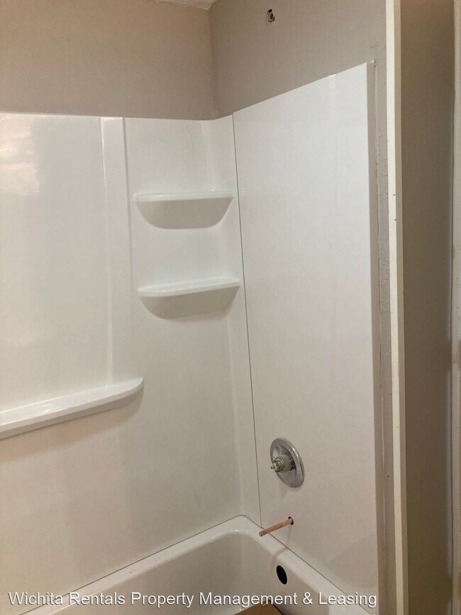 Building Photo - 1 br, 1 bath House - 412 E. Indianapolis A...