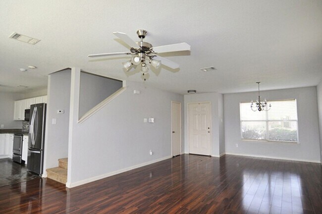 Building Photo - Spacious 3-2.5-2 in North Ft Worth, desira...