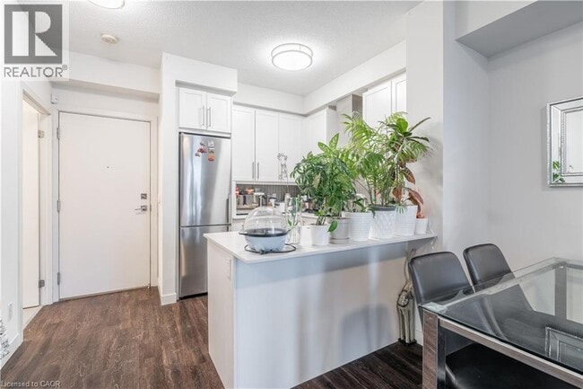 Building Photo - 2087 Fairview St