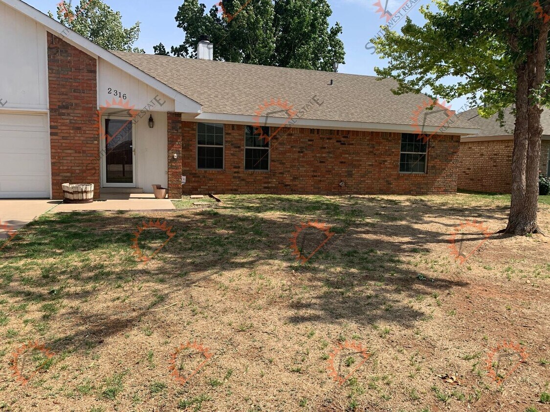 Primary Photo - 3 BEDROOM/2 FULL BATH/2 CAR GARAGE