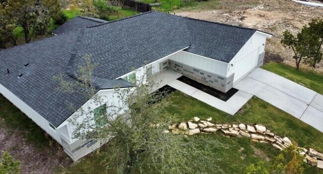 Foto del edificio - 5102 Moss Point