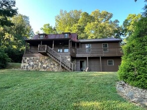 Building Photo - 3210 Alton Dr