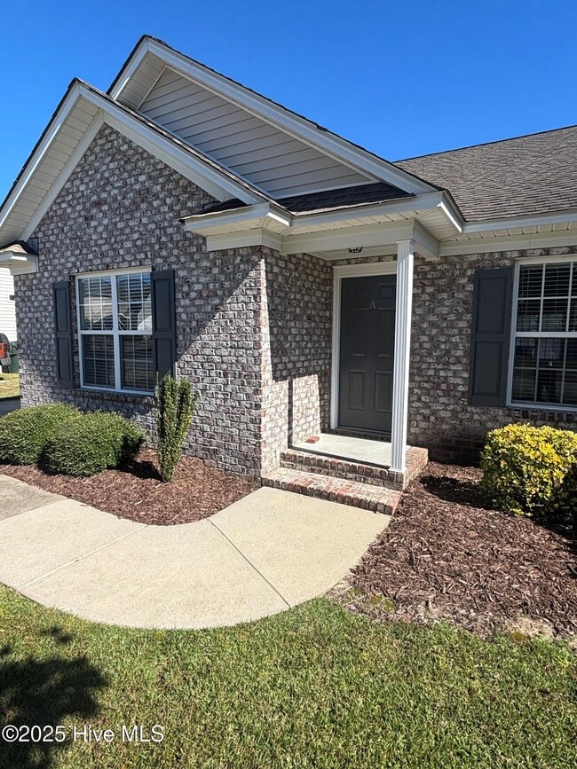 Building Photo - 2321 Sadler Dr