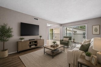 Building Photo - 2124 Burton Dr