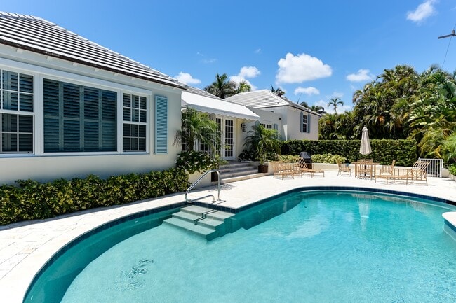 Foto del edificio - 255 Bahama Ln